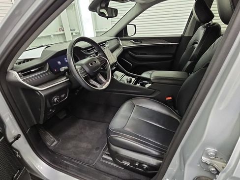 Used 2022 Jeep Grand Cherokee L Limited AWD/4WD image 12