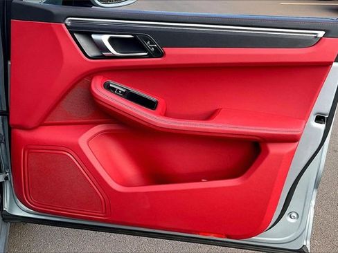 Used 2021 Porsche Macan GTS image 23