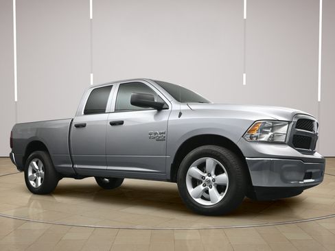 Used 2024 RAM 1500 Classic SLT AWD/4WD image 22