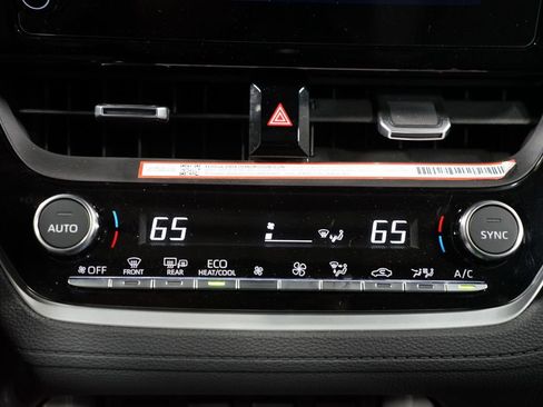 Certified 2025 Toyota Corolla Cross AWD Hybrid image 21