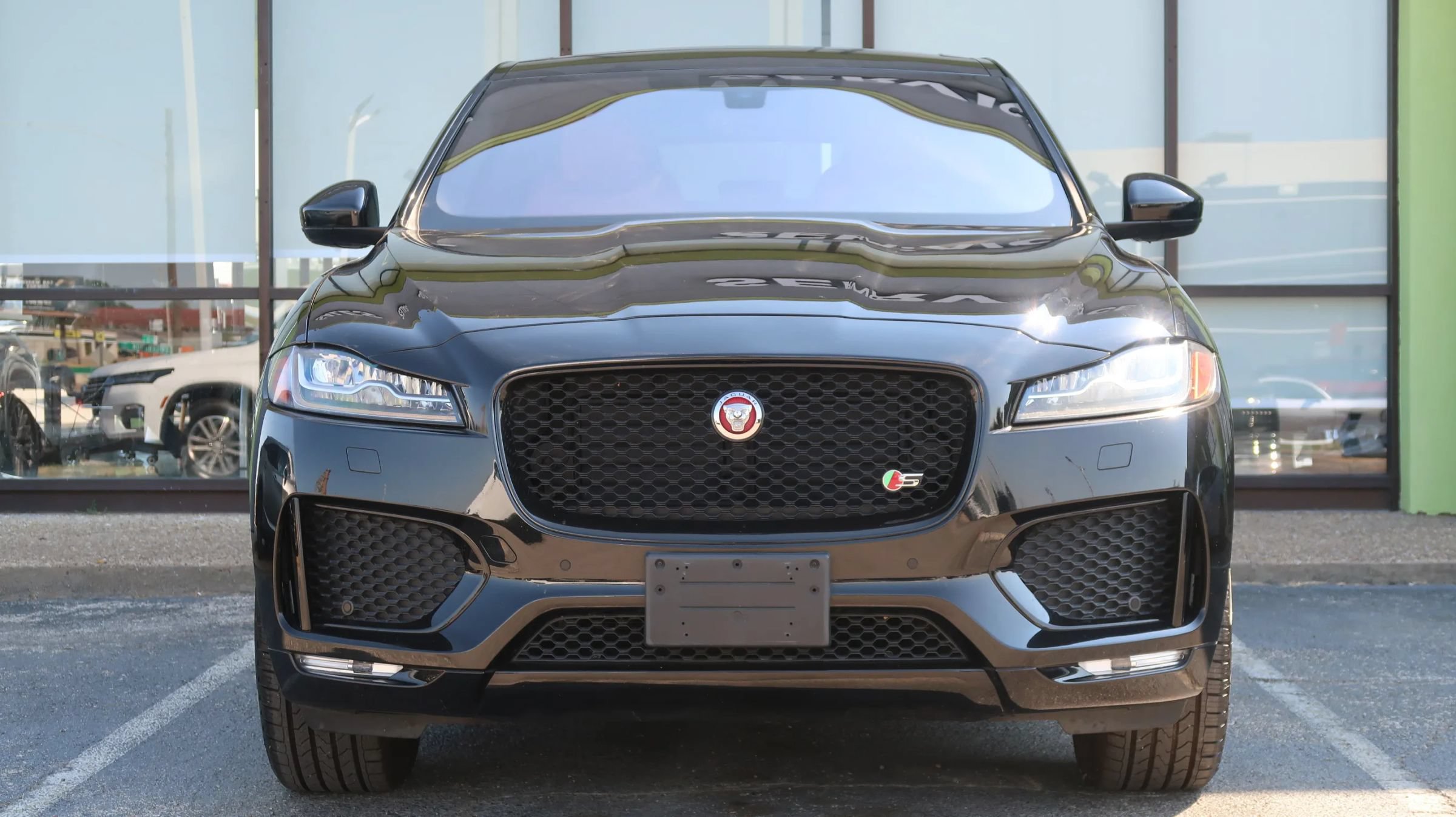 Used 2019 Jaguar F-PACE S AWD/4WD image 2