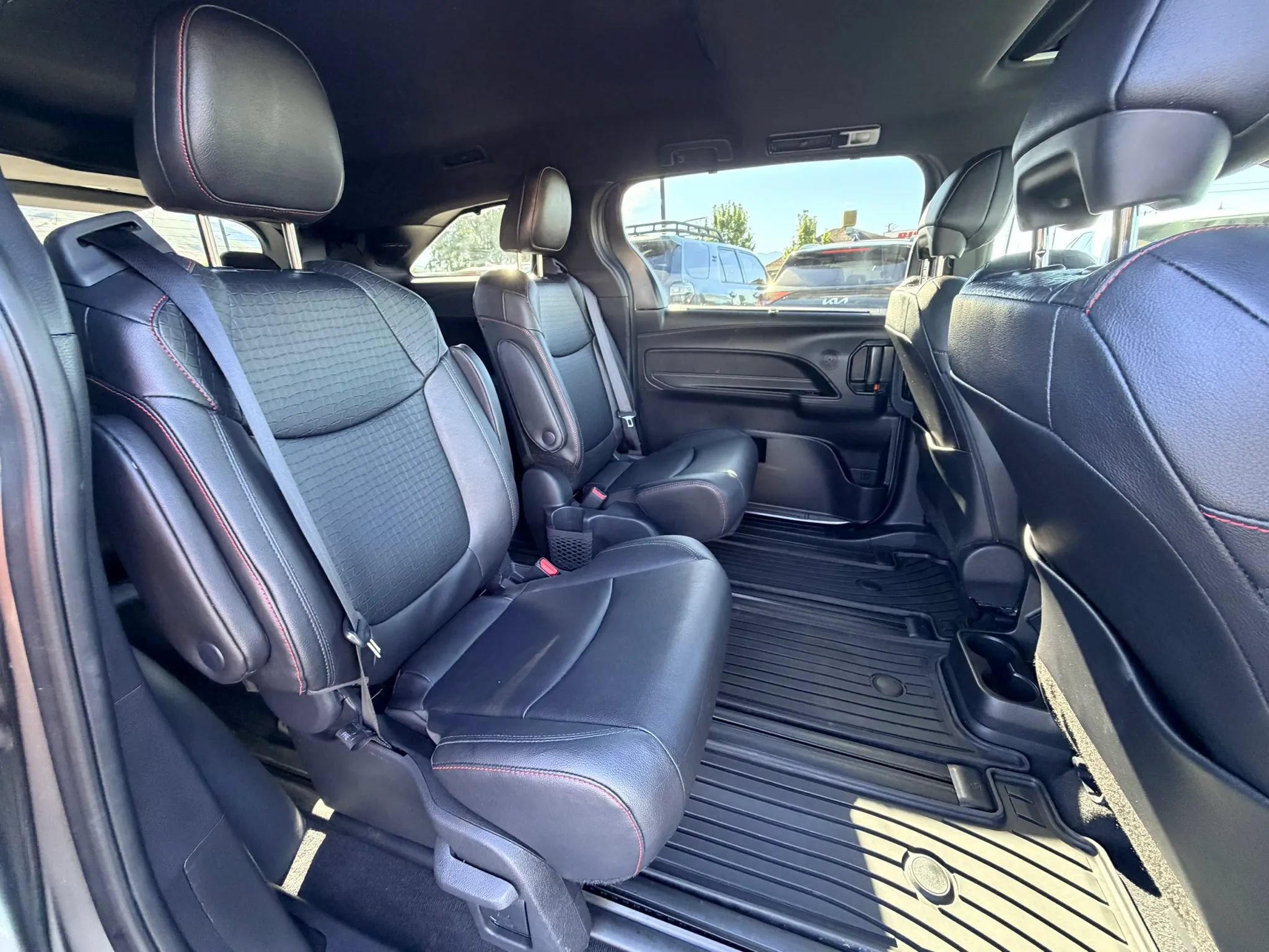 Used 2026 Toyota Sienna XSE AWD/4WD image 21