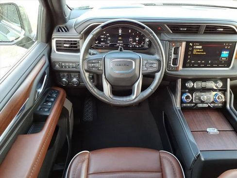 Used 2024 GMC Yukon Denali Ultimate AWD/4WD image 17