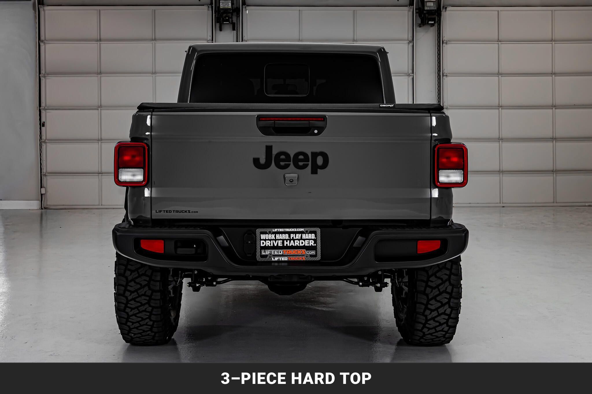 Used 2025 Jeep Gladiator Sport AWD/4WD image 8