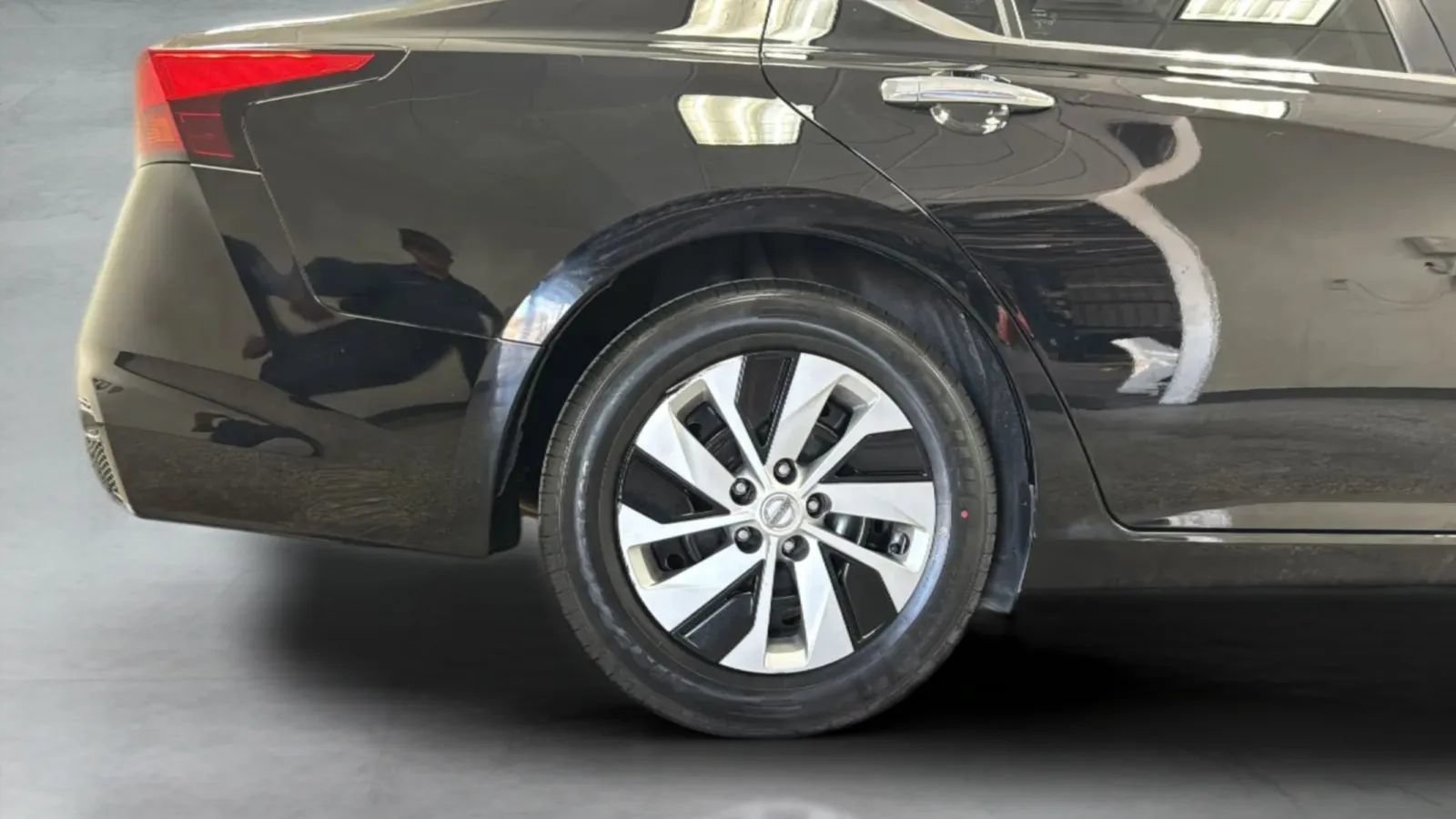 Used 2020 Nissan Altima 2.5 S FWD image 33