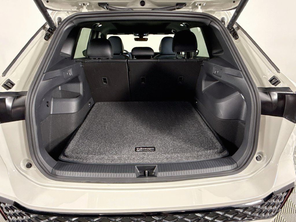 Used 2026 Volkswagen Tiguan SEL R-Line AWD/4WD image 22
