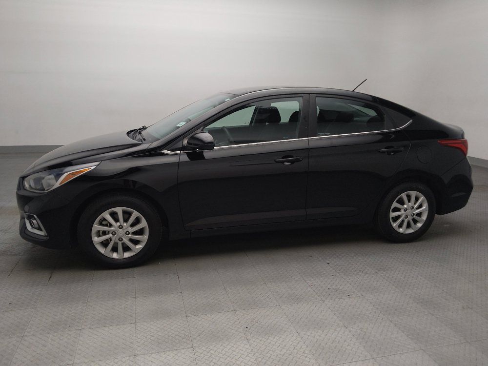 Used 2022 Hyundai Accent SEL FWD image 2