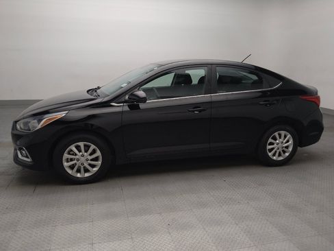 Used 2022 Hyundai Accent SEL FWD image 2