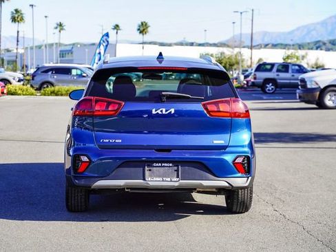 Certified 2022 Kia Niro LX image 6