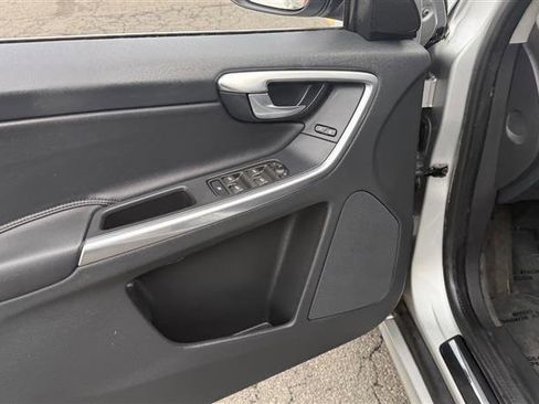 Used 2016 Volvo XC60 T5 Premier image 37