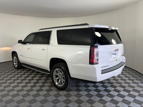 Used 2017 GMC Yukon XL SLT w/ Open Road Package RWD image 3