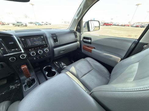 Used 2019 Toyota Sequoia Platinum w/ Four Season Floor Mat Package image 36