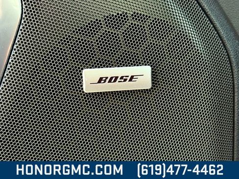 Used 2021 GMC Yukon SLT w/ SLT Premium Package image 14