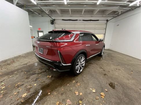 Certified 2025 Cadillac Lyriq Luxury w/ LPO, Floor Liner Package image 6