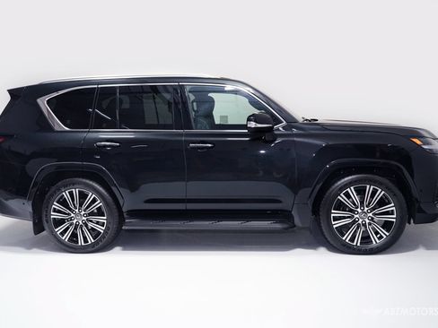 Used 2026 Lexus LX 700h Luxury AWD/4WD image 3