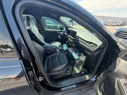 Used 2023 Ford Escape ST-Line w/ Tech Pack #1 AWD/4WD image 24