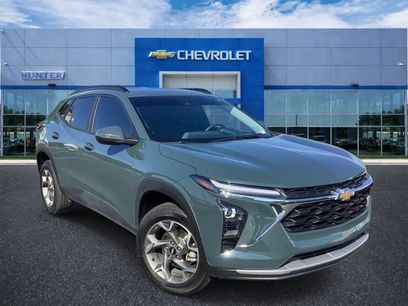 Used 2025 Chevrolet Trax LT w/ Driver Confidence Package