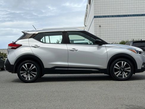 Used 2019 Nissan Kicks SR FWD image 3