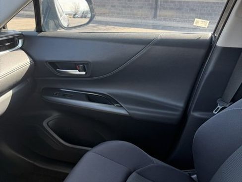 Certified 2022 Toyota Venza LE image 29