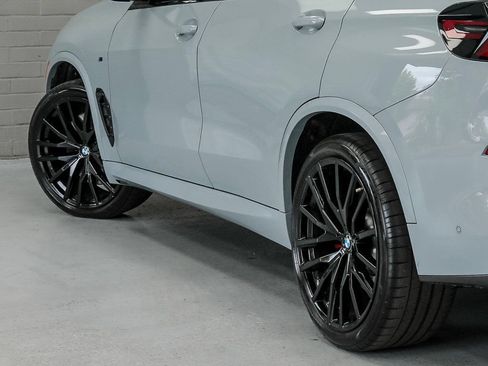 Used 2025 BMW X5 M60i AWD/4WD image 34