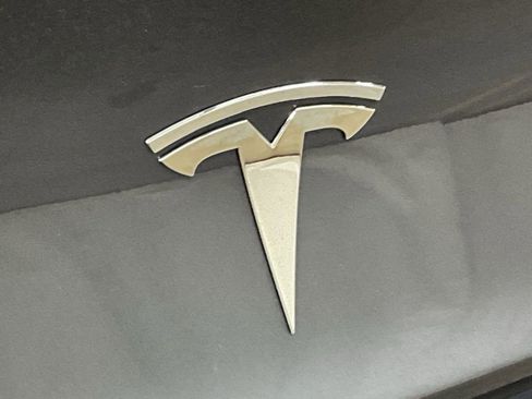 Used 2023 Tesla Model 3 Standard Range image 23