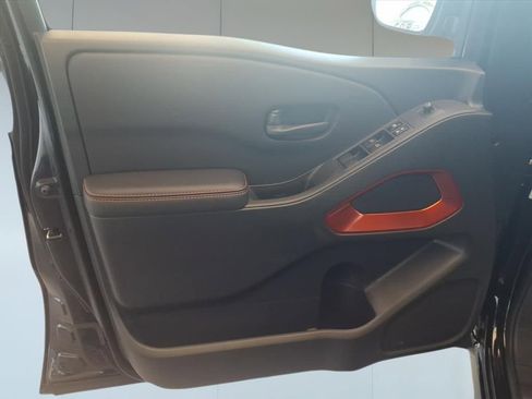 New 2026 Nissan Frontier PRO-4X w/ Pro-4x Convenience Package image 9