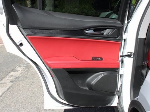 Used 2021 Alfa Romeo Stelvio Sprint w/ Nero Edizione image 38