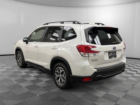 Used 2023 Subaru Forester Premium image 3