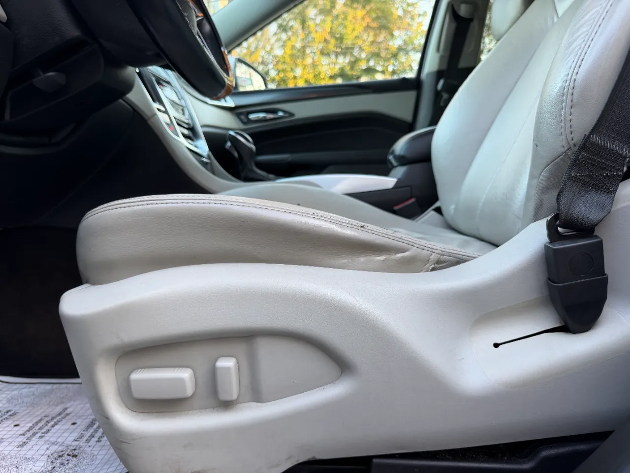 Used 2014 Cadillac SRX FWD image 22