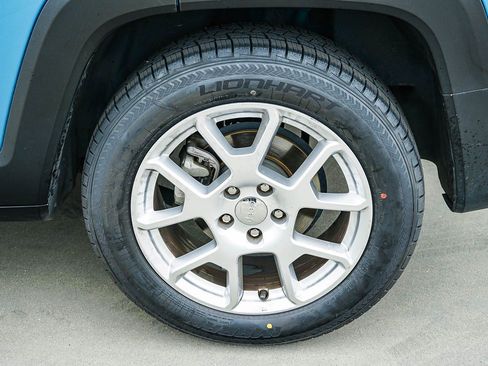 Used 2021 Jeep Renegade Latitude FWD image 10