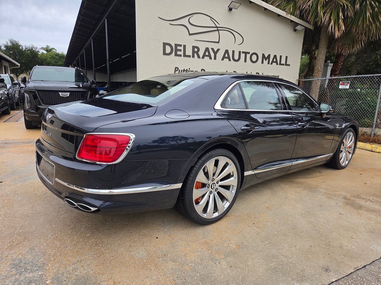 Used 2021 Bentley Flying Spur V8 AWD/4WD image 5
