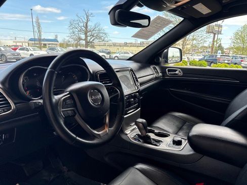 Used 2019 Jeep Grand Cherokee Limited image 10