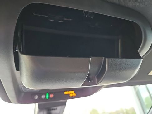 Used 2023 Chevrolet Equinox Premier FWD image 68