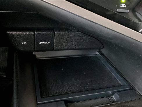 Used 2022 Toyota Camry SE w/ Cold Weather Package AWD/4WD image 14