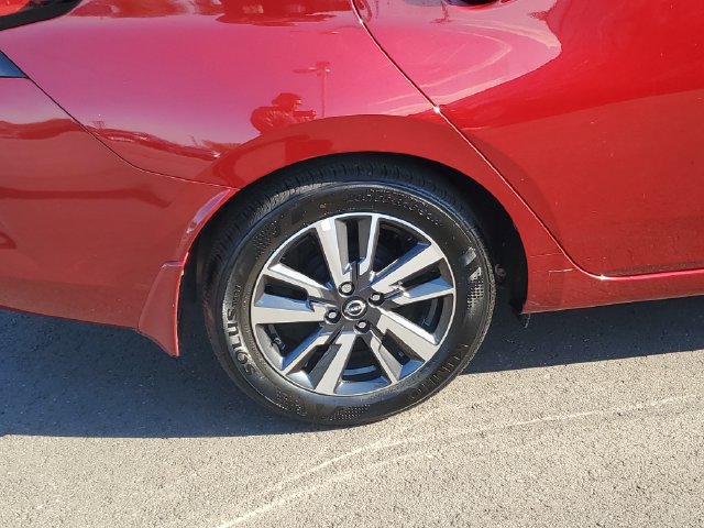 Certified 2025 Nissan Versa SV w/ Trunk Package FWD image 5