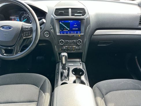 Used 2019 Ford Explorer XLT w/ Equipment Group 201A FWD image 13