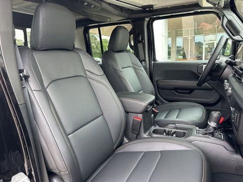 New 2026 Jeep Gladiator Sport AWD/4WD image 42