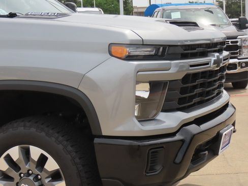 Used 2024 Chevrolet Silverado 2500 Custom w/ Custom Value Package AWD/4WD image 6