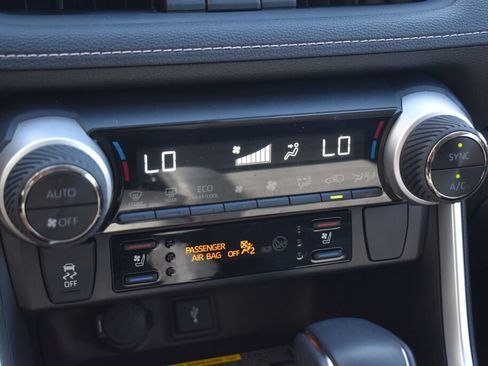 Certified 2021 Toyota RAV4 Limited AWD/4WD image 8