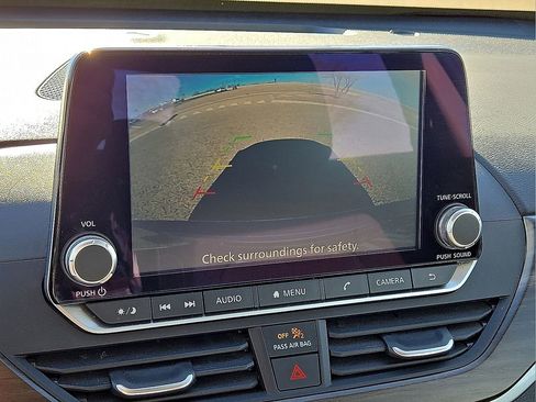 Used 2024 Nissan Altima 2.5 SV image 29