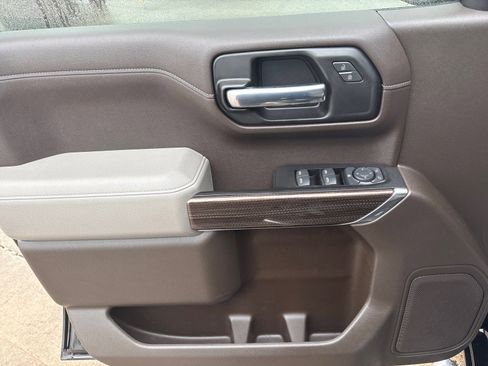 Used 2022 Chevrolet Silverado 1500 LT w/ Z71 Off-Road Package image 15