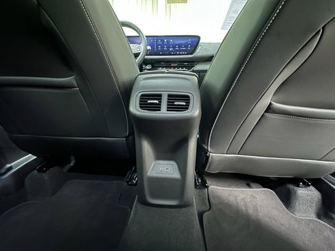 Used 2025 Buick Envision Sport Touring AWD/4WD image 19