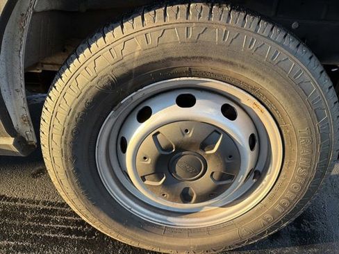 Used 2017 Ford Transit 250 Base image 11