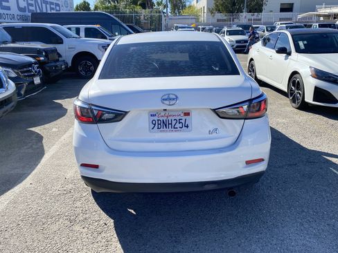 Used 2016 Scion iA image 8