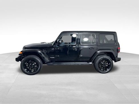 Used 2022 Jeep Wrangler Unlimited Sahara image 3