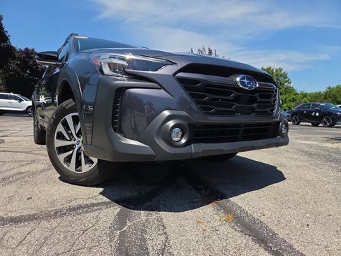 Used 2023 Subaru Outback Premium AWD/4WD image 21
