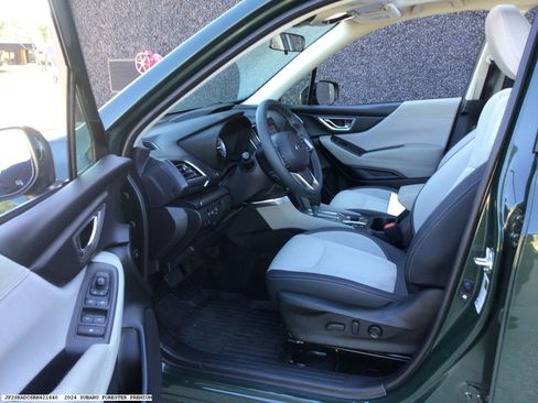 Used 2024 Subaru Forester Premium AWD/4WD image 8