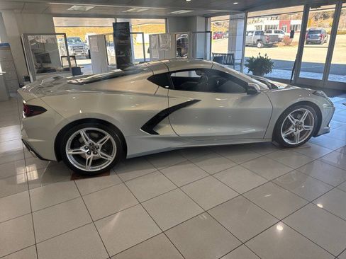 Used 2021 Chevrolet Corvette Stingray Preferred Cpe w/ Z51 Performance Package image 6