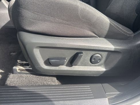 Used 2024 Nissan Rogue SV image 19