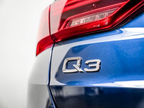 Used 2023 Audi Q3 2.0T Premium w/ Convenience Package AWD/4WD image 25